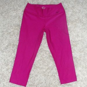 Nike Yoga Capri Legging (size M)